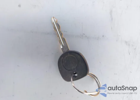 2004 Chevrolet Express from USA, damaged, VIN 1GCFG15X941181083